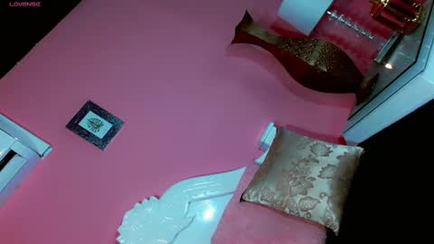 Manuela Kingsley online show from February 3, 2025, 11:31 am