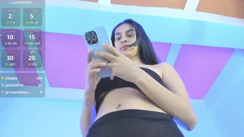 Snapshot of manuelaevans_ chatting on May 18, 2026, 4:07 am Manuela online show from May 18, 2026, 4:07 am