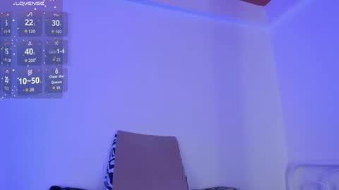 Snapshot of manuelaevans_ chatting on May 29, 2026, 9:35 pm Manuela online show from May 29, 2026, 9:35 pm
