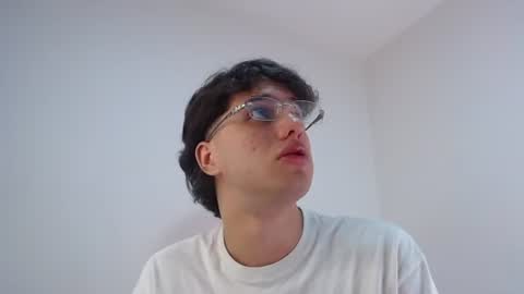 Snapshot of manuelr77 chatting on June 20, 2026, 8:06 am Manuel online show from June 20, 2026, 8:06 am