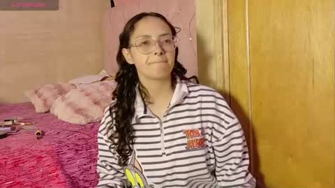 Snapshot of manumeow_ chatting on June 17, 2026, 1:08 am Manu online show from June 17, 2026, 1:08 am