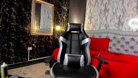 Mara  online show from October 20, 2025, 9:04 pm