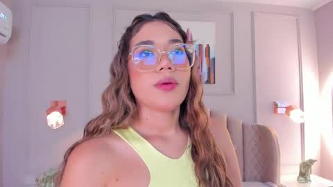 Snapshot of mara_brooks chatting on January 19, 2025, 4:46 pm Mara online show from January 19, 2025, 4:46 pm