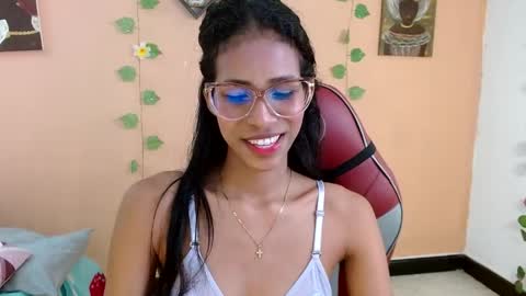 Snapshot of mara_summer chatting on April 8, 2026, 1:22 pm Mara 3 online show from April 8, 2026, 1:22 pm