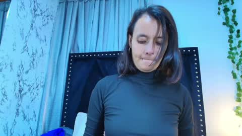 Snapshot of maraa_x chatting on May 17, 2026, 12:01 pm maraa_x online show from May 17, 2026, 12:01 pm