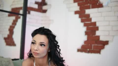 Snapshot of maraciel chatting on February 22, 2026, 9:35 pm Mara online show from February 22, 2026, 9:35 pm