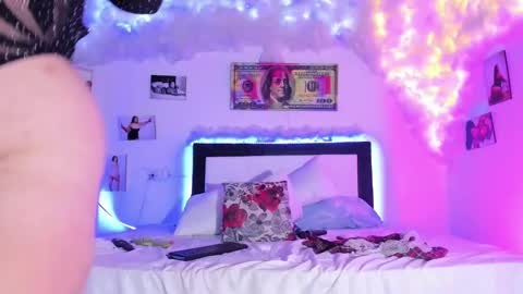 maralinette22 online show from February 21, 2025, 11:43 pm