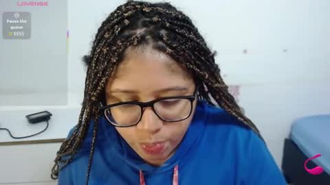 Mara Silk online show from December 15, 2025, 12:42 pm