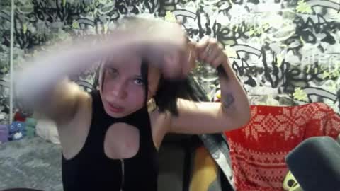 Snapshot of marble_kitten chatting on December 21, 2025, 8:43 am marble_kitten online show from December 21, 2025, 8:43 am