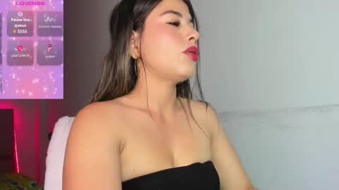 marcela_56 online show from November 4, 2025, 2:43 am