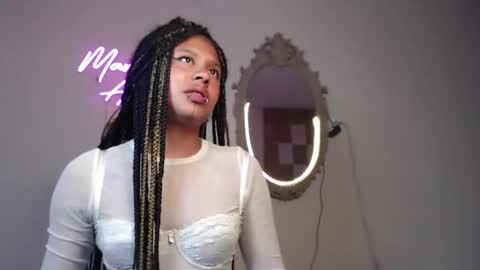 Snapshot of marceline_abadeer00 chatting on December 17, 2024, 12:56 am Michell Dayan online show from December 17, 2024, 12:56 am