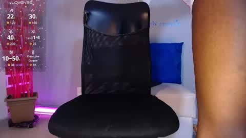 MarceloJones online show from September 25, 2025, 2:43 pm