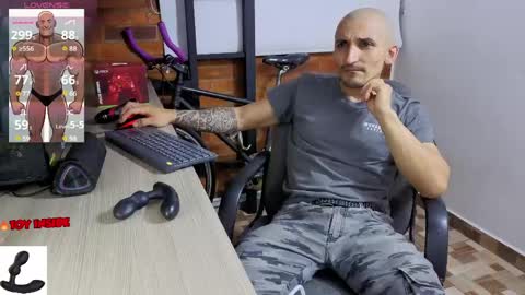Snapshot of marckmuscle chatting on April 19, 2026, 4:01 am Marck Independent model online show from April 19, 2026, 4:01 am