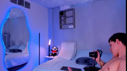 Marco Sullivan online show from December 3, 2025, 2:48 pm