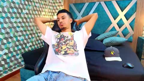 marcus_jeron online show from December 15, 2025, 5:50 pm