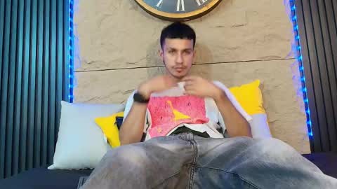 Snapshot of marcus_jeron chatting on May 8, 2026, 12:16 am marcus_jeron online show from May 8, 2026, 12:16 am