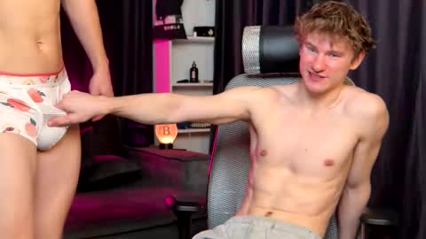 Snapshot of marcus_paradise chatting on October 22, 2025, 5:52 am marcus_paradise online show from October 22, 2025, 5:52 am