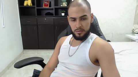 marcus_soler online show from October 4, 2025, 5:44 pm