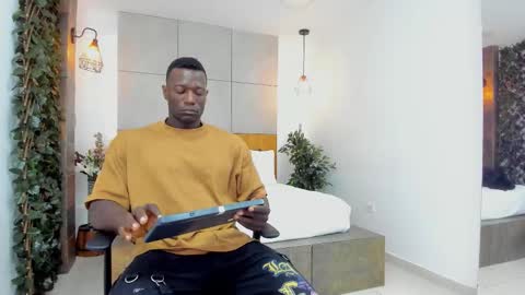 Marcusssss online show from December 17, 2025, 12:33 pm