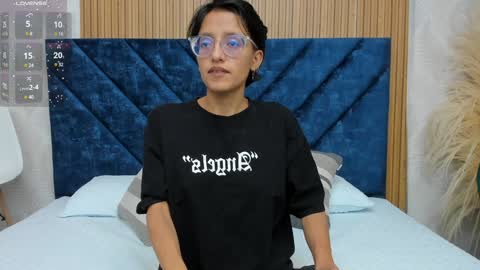 Aitana online show from February 8, 2025, 1:54 am