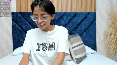 Aitana online show from March 1, 2025, 1:32 am