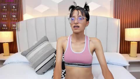 Aitana online show from September 27, 2025, 1:43 am