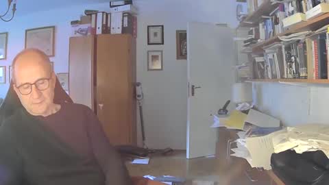 Snapshot of marginalie chatting on January 11, 2025, 7:28 am marginalie online show from January 11, 2025, 7:28 am