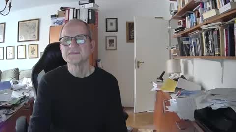 Snapshot of marginalie chatting on January 11, 2025, 10:29 am marginalie online show from January 11, 2025, 10:29 am