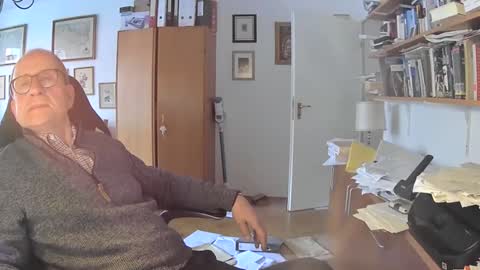 Snapshot of marginalie chatting on January 18, 2025, 12:15 pm marginalie online show from January 18, 2025, 12:15 pm