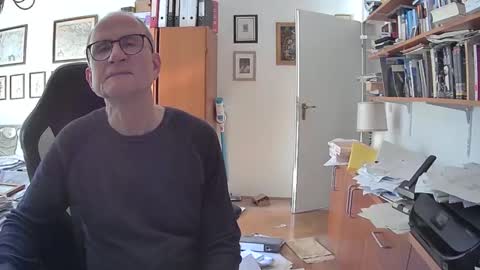 Snapshot of marginalie chatting on January 21, 2025, 10:08 am marginalie online show from January 21, 2025, 10:08 am