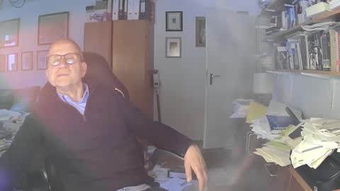 Snapshot of marginalie chatting on February 2, 2025, 3:39 pm marginalie online show from February 2, 2025, 3:39 pm