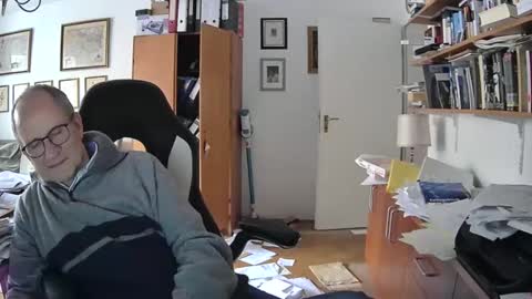 Snapshot of marginalie chatting on February 16, 2025, 1:49 pm marginalie online show from February 16, 2025, 1:49 pm