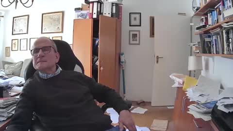 Snapshot of marginalie chatting on March 5, 2025, 12:33 pm marginalie online show from March 5, 2025, 12:33 pm