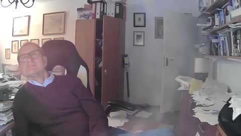 Snapshot of marginalie chatting on March 7, 2025, 6:43 pm marginalie online show from March 7, 2025, 6:43 pm