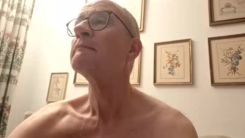 Snapshot of marginalie chatting on October 28, 2025, 6:17 am marginalie online show from October 28, 2025, 6:17 am