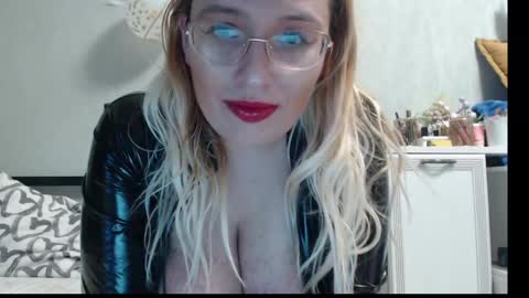 margo_shine online show from April 30, 2026, 5:41 pm