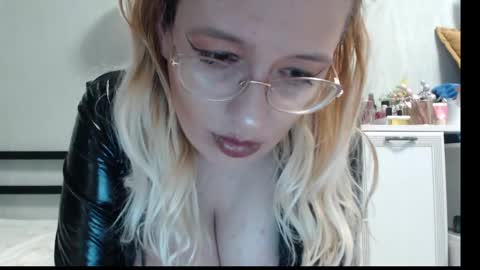 margo_shine online show from May 1, 2026, 2:10 pm