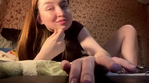 Chloe online show from April 1, 2026, 4:59 pm