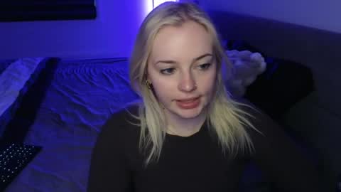 Snapshot of margot_robbie7 chatting on April 27, 2026, 12:08 am margot_robbie7 online show from April 27, 2026, 12:08 am