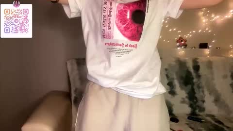 Lina online show from February 26, 2026, 11:04 pm