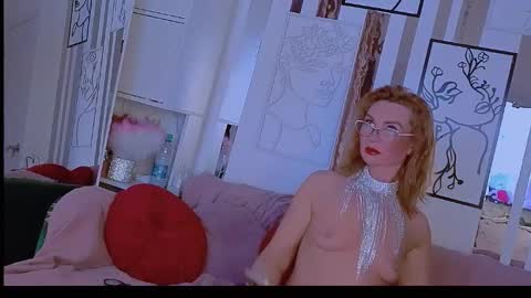 mari69juana online show from December 18, 2025, 6:03 pm