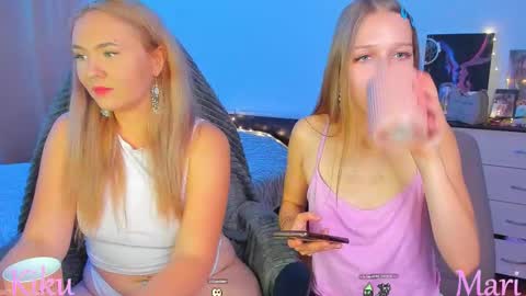 Snapshot of mari_kiku chatting on September 11, 2025, 5:24 pm Kiku and Marii - online show from September 11, 2025, 5:24 pm