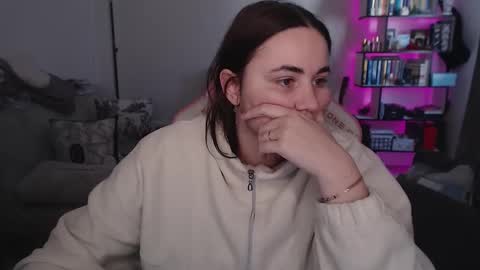 mari moore online show from February 25, 2026, 8:24 am