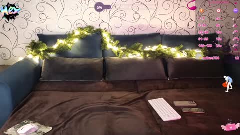 Snapshot of mari_pussik chatting on December 24, 2024, 2:44 pm MARI online show from December 24, 2024, 2:44 pm