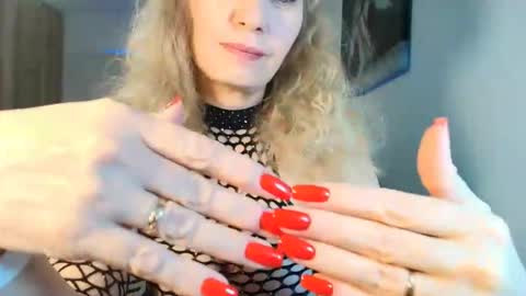 Snapshot of maria_anna_mmm chatting on April 25, 2026, 7:55 pm maria_anna_mmm online show from April 25, 2026, 7:55 pm