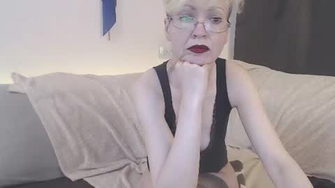 Snapshot of maria_lisica chatting on June 18, 2026, 3:16 pm Mari online show from June 18, 2026, 3:16 pm