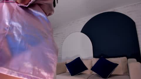 MARIA HERRERA  online show from January 19, 2025, 2:15 am