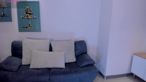 MARIA HERRERA  online show from September 10, 2025, 9:26 pm