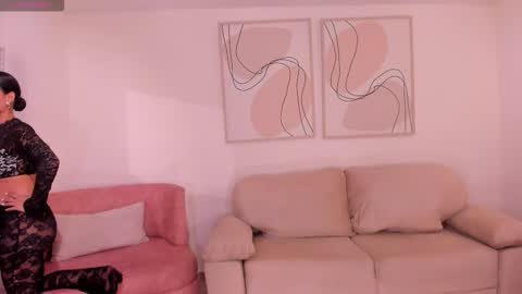 MARIA HERRERA  online show from November 13, 2025, 9:47 pm