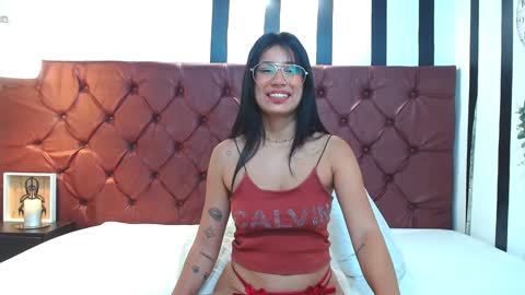 Snapshot of mariajosewalker chatting on January 28, 2025, 2:21 pm Mariana Guerra online show from January 28, 2025, 2:21 pm